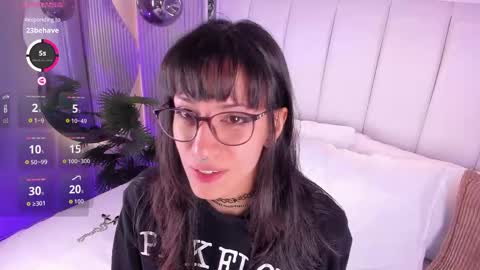 Snapshot of violettacolinss chatting on 05-05-26, 11:40 violettacolinss online show from 05-05-26, 11:40