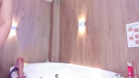 Violetta  online show from 02-15-26, 07:51