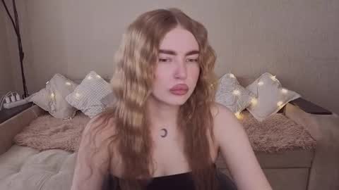 ViolettaOtis online show from 04-21-26, 12:33