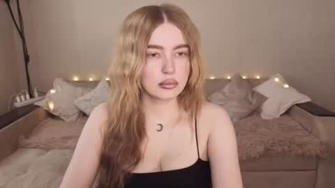 ViolettaOtis online show from 06-15-26, 12:51