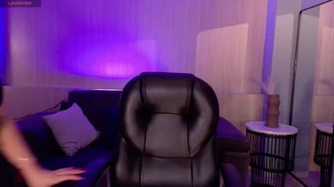 Violett Castel online show from 02-13-26, 07:43