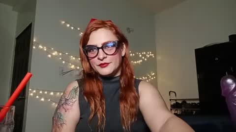 Snapshot of violettelynn_ chatting on 07-23-26, 12:14 Violetta Morningstar online show from 07-23-26, 12:14