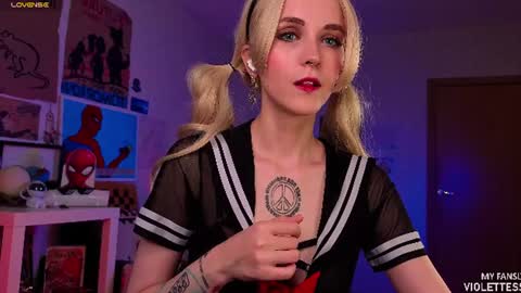 Snapshot of violettesss chatting on 06-19-26, 04:22 Vi Best on my Fansly online show from 06-19-26, 04:22