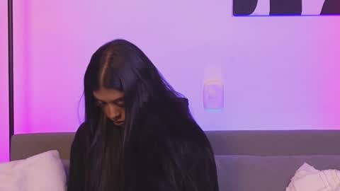 Snapshot of violettgrey_ chatting on 12-16-24, 02:47 Violet online show from 12-16-24, 02:47