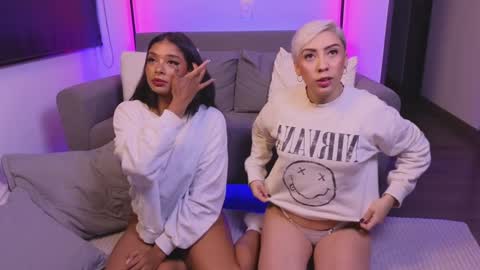 Snapshot of violettgrey_ chatting on 12-21-24, 03:58 Violet online show from 12-21-24, 03:58