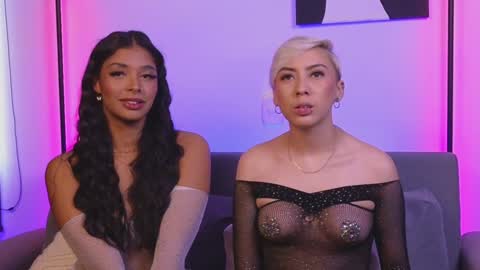 Snapshot of violettgrey_ chatting on 12-24-24, 10:28 Violet online show from 12-24-24, 10:28