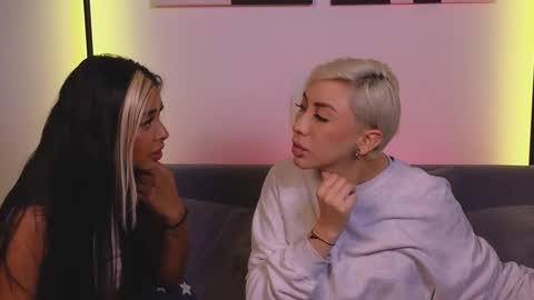 Snapshot of violettgrey_ chatting on 03-05-25, 03:29 Violet online show from 03-05-25, 03:29