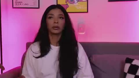 Snapshot of violettgrey_ chatting on 09-19-25, 04:25 Violet online show from 09-19-25, 04:25