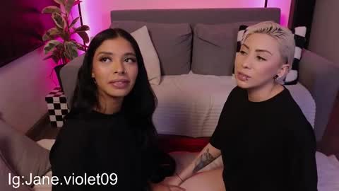 Snapshot of violettgrey_ chatting on 10-02-25, 12:17 Violet online show from 10-02-25, 12:17