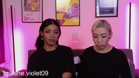 Snapshot of violettgrey_ chatting on 10-12-25, 12:31 Violet online show from 10-12-25, 12:31