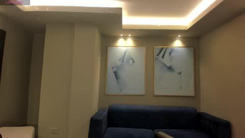 Violett  online show from 12-20-25, 11:50