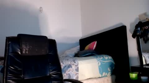 Snapshot of violetwitch05 chatting on 12-09-24, 05:19 Violet online show from 12-09-24, 05:19