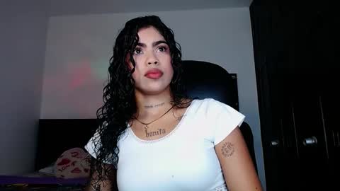 Snapshot of violetwitch05 chatting on 09-14-25, 08:30 Violet online show from 09-14-25, 08:30