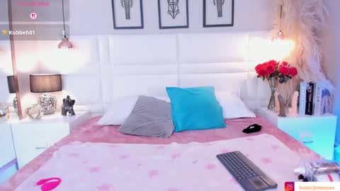 Snapshot of viollet_xoxo chatting on 11-07-25, 08:31 VIOLLET online show from 11-07-25, 08:31