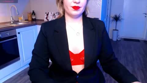 Snapshot of vip_juicy chatting on 02-14-25, 08:52 VelvettTime online show from 02-14-25, 08:52