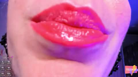 Snapshot of vip_juicy chatting on 11-19-25, 06:02 VelvettTime online show from 11-19-25, 06:02