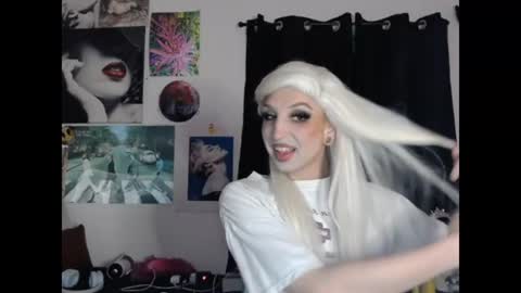Snapshot of viperthedoll chatting on 06-19-26, 03:33 Viper online show from 06-19-26, 03:33