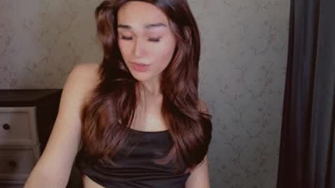 Snapshot of virgenpearl chatting on 07-14-26, 02:16 Pearl online show from 07-14-26, 02:16