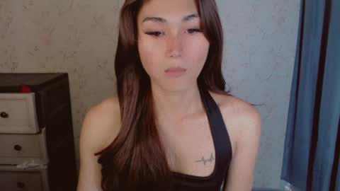 Snapshot of virgenpearl chatting on 07-22-26, 02:03 Pearl online show from 07-22-26, 02:03