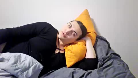 Snapshot of virgorian_enigma chatting on 10-01-25, 04:40 priscilla online show from 10-01-25, 04:40