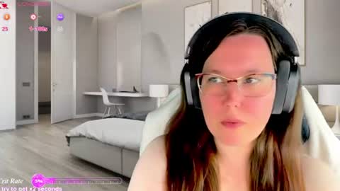 Snapshot of visecret chatting on 06-28-26, 09:43 Victoria Romans online show from 06-28-26, 09:43