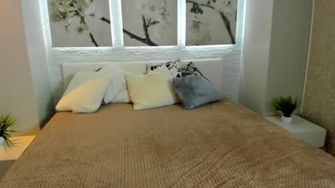 Snapshot of vitajoy_ chatting on 12-16-24, 04:16 Vita online show from 12-16-24, 04:16