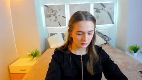 Snapshot of vitajoy_ chatting on 12-20-24, 04:04 Vita online show from 12-20-24, 04:04