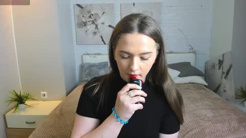 Snapshot of vitajoy_ chatting on 02-05-25, 05:53 Vita online show from 02-05-25, 05:53