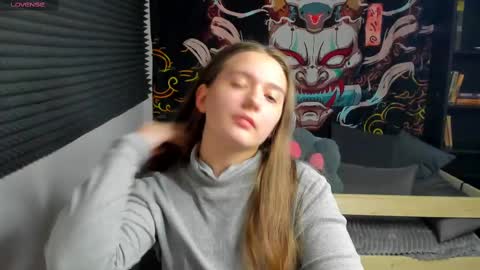 Snapshot of vitajoy_ chatting on 02-18-25, 03:32 Vita online show from 02-18-25, 03:32