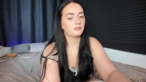 Snapshot of vitajoy_ chatting on 10-13-25, 03:45 Vita online show from 10-13-25, 03:45