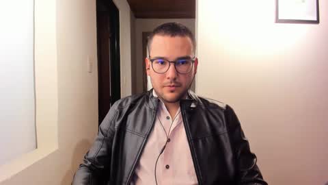 Vito Ferrer online show from 02-13-25, 12:24