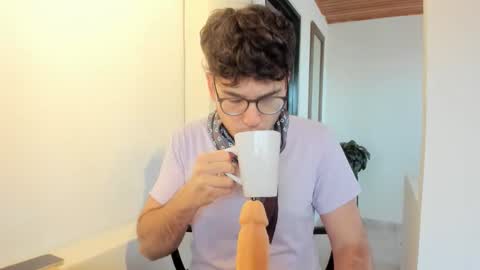 Vito Ferrer online show from 11-15-25, 11:40