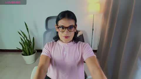 Snapshot of vitta_alfayed chatting on 11-08-25, 11:58 VittaaaPlease help me with your thumbs up its important online show from 11-08-25, 11:58