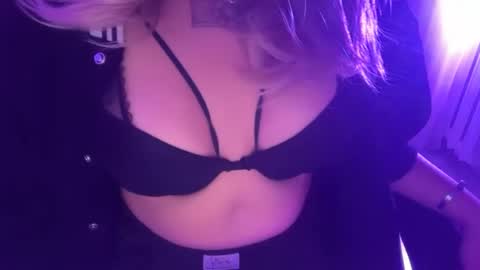 viva_lovee online show from 06-13-26, 09:35