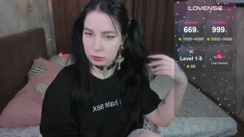 Vivi   online show from 02-12-25, 06:51