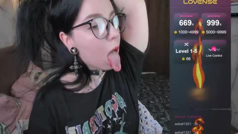 Vivi   online show from 02-13-25, 07:56