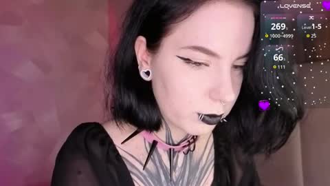 Snapshot of vivi__squirrel chatting on 04-30-26, 10:14 Vivi online show from 04-30-26, 10:14