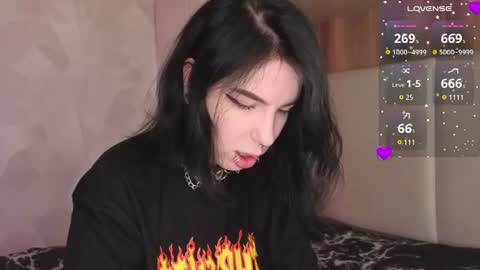 Vivi   online show from 07-24-26, 12:25