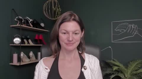 Vivian online show from 11-10-25, 07:46