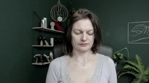 Vivian online show from 04-24-26, 06:05