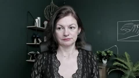 Vivian online show from 04-27-26, 06:33