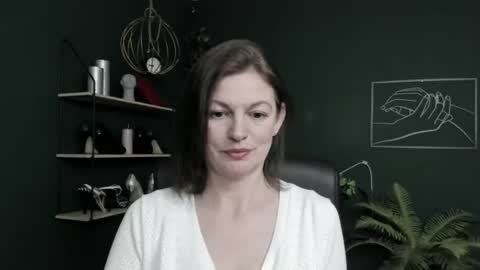 Snapshot of vivian_dream chatting on 06-15-26, 05:53 Vivian online show from 06-15-26, 05:53