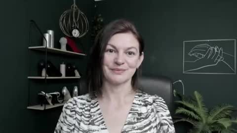 Snapshot of vivian_dream chatting on 06-16-26, 05:21 Vivian online show from 06-16-26, 05:21