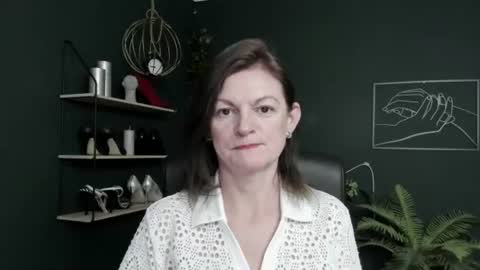 Snapshot of vivian_dream chatting on 06-23-26, 06:33 Vivian online show from 06-23-26, 06:33