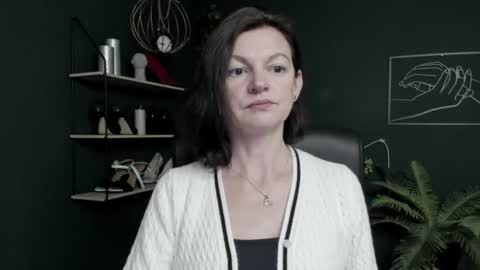 Snapshot of vivian_dream chatting on 07-07-26, 05:10 Vivian online show from 07-07-26, 05:10