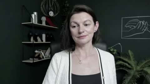 Snapshot of vivian_dream chatting on 07-07-26, 06:47 Vivian online show from 07-07-26, 06:47