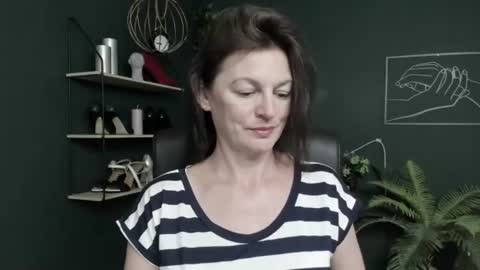 Snapshot of vivian_dream chatting on 07-16-26, 08:42 Vivian online show from 07-16-26, 08:42