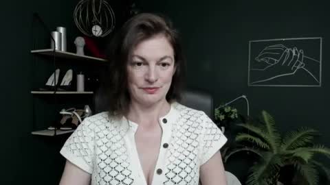Snapshot of vivian_dream chatting on 07-27-26, 06:31 Vivian online show from 07-27-26, 06:31