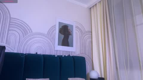 Vivian Evans online show from 12-01-25, 01:43