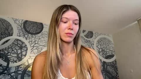 Vivian Evans online show from 06-22-26, 03:25